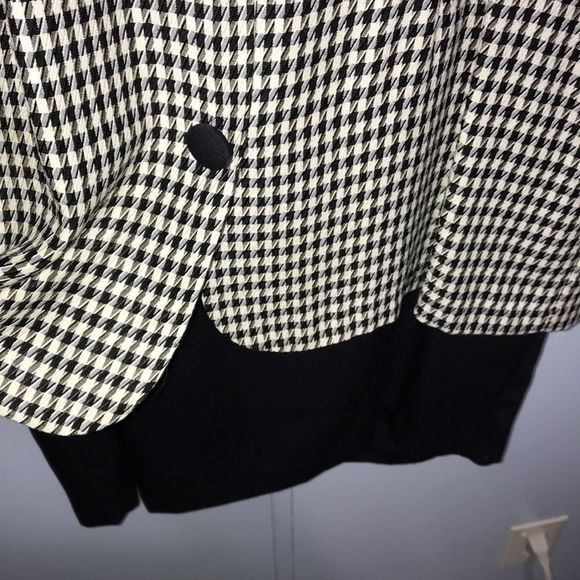 *Houndstooth Top with Attached Black Skirt - Size: 7/8* - Picture 8 of 12